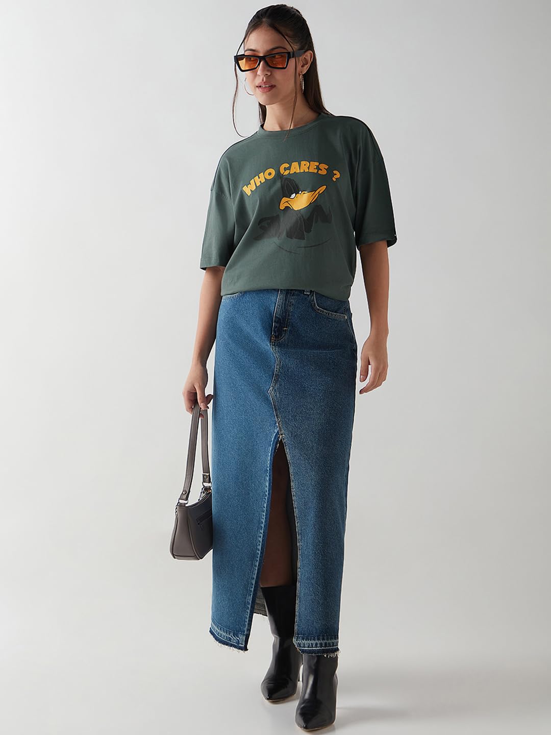 Bewakoof Official Garfield Merchandise Women's Graphic Printed Oversized Fit Half Sleeve Round Neck Cotton Jersey T-Shirt