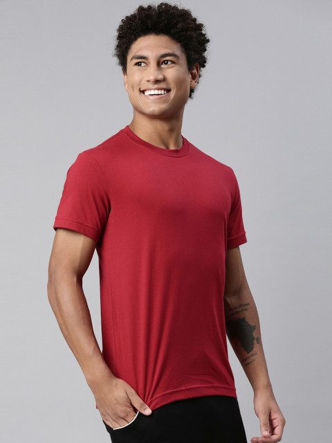 Levis Men Soft Pure Cotton Round Neck Half Sleeve Tshirt