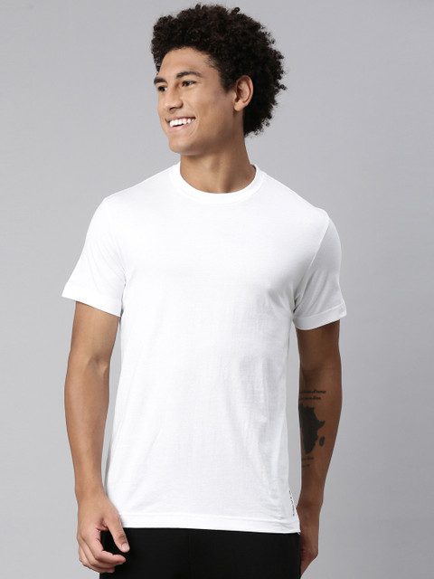 Levis Men Soft Pure Cotton Round Neck Half Sleeve Tshirt