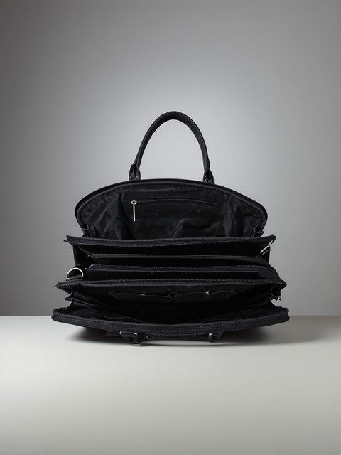 Mast & Harbour Structured Shoulder Bag