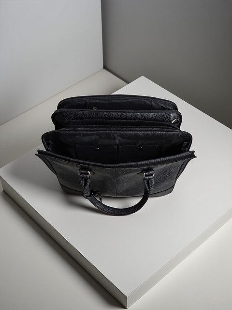 Mast & Harbour Structured Shoulder Bag