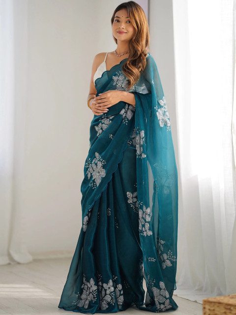 VEMEZ Floral Embroidered Silk Blend Heavy Work Saree