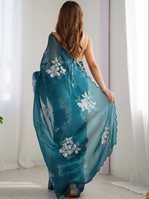 VEMEZ Floral Embroidered Silk Blend Heavy Work Saree