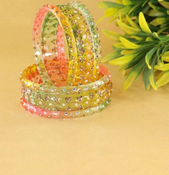 LAVAZZA Set Of 6 Zircon Diamond & Beads Work Glass Bangles